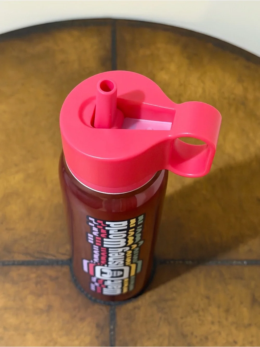 NEW STARBUCKS WALT DISNEY WORLD LOGO WATER BOTTLE IN HOT PINK 20oz